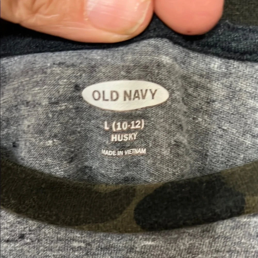 Old Navy Gray and Green Short Sleeve Tee
